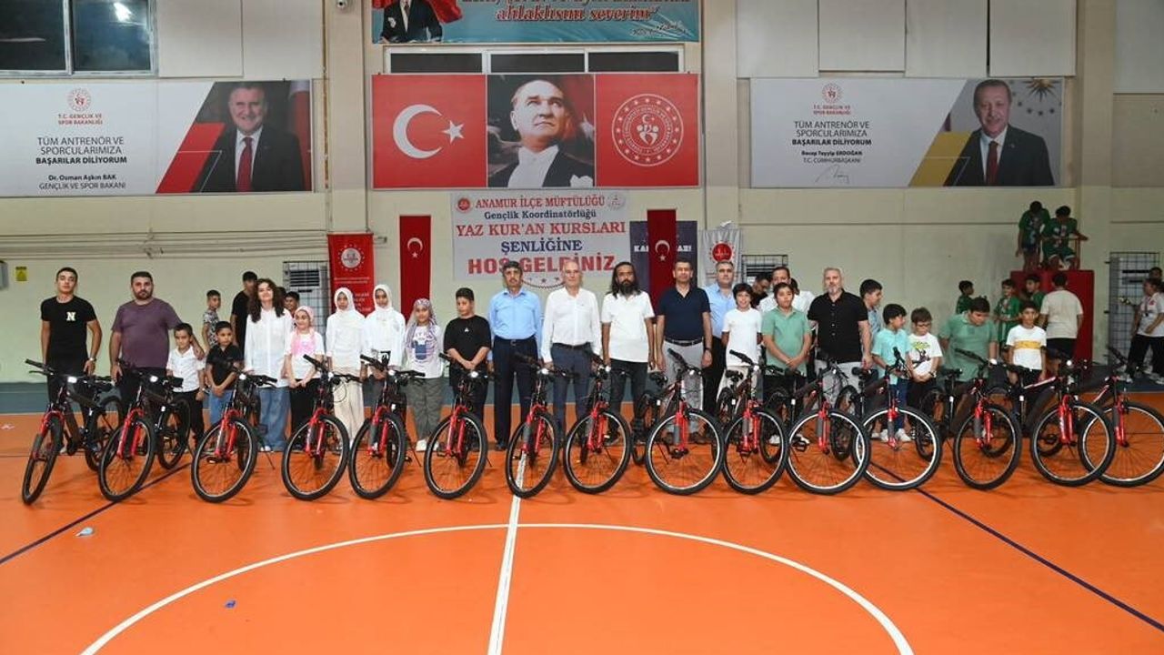 Yaz kur’an kursları mehter, hadis ve voleybol gösterileriyle sona erdi