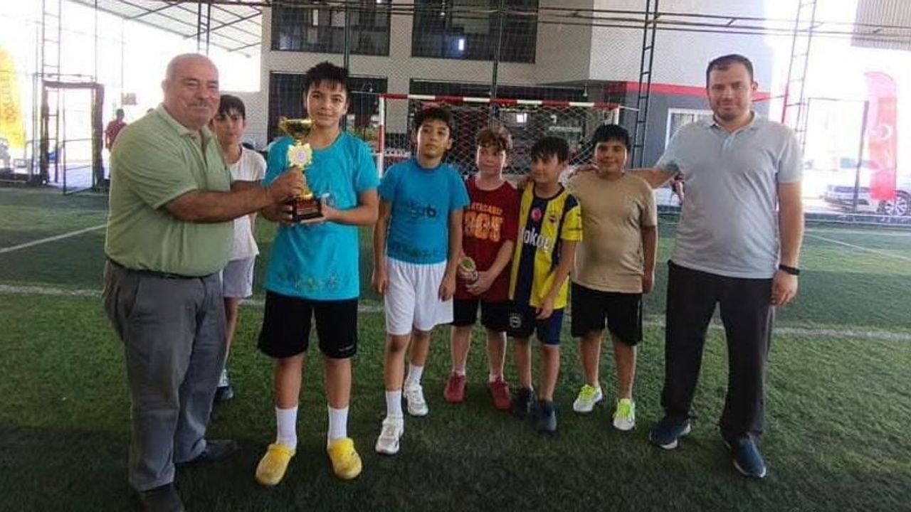 Yaz kurslarında kardeşlik rüzgarı: Erdemli'de camiler arası futbol turnuvası