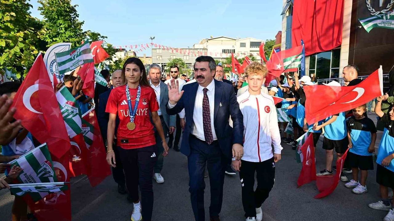 Yaz spor okullarıyla yetenekler keşfedildi: 36 bin 818 çocuğun mezuniyeti