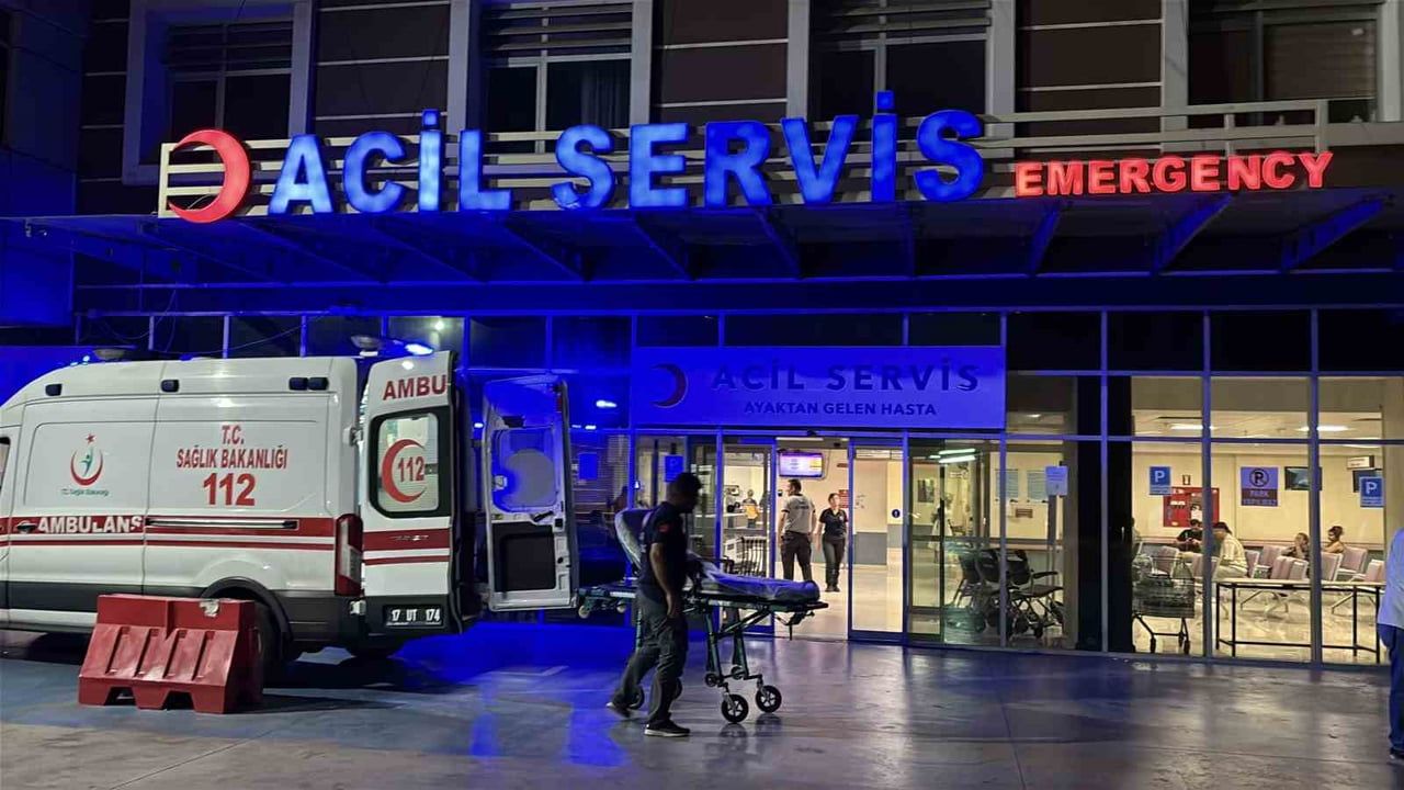 Yazlık evinde göğüs ağrısı yaşayan Cem Yılmaz ÇOMÜ'de anjiyoya alındı