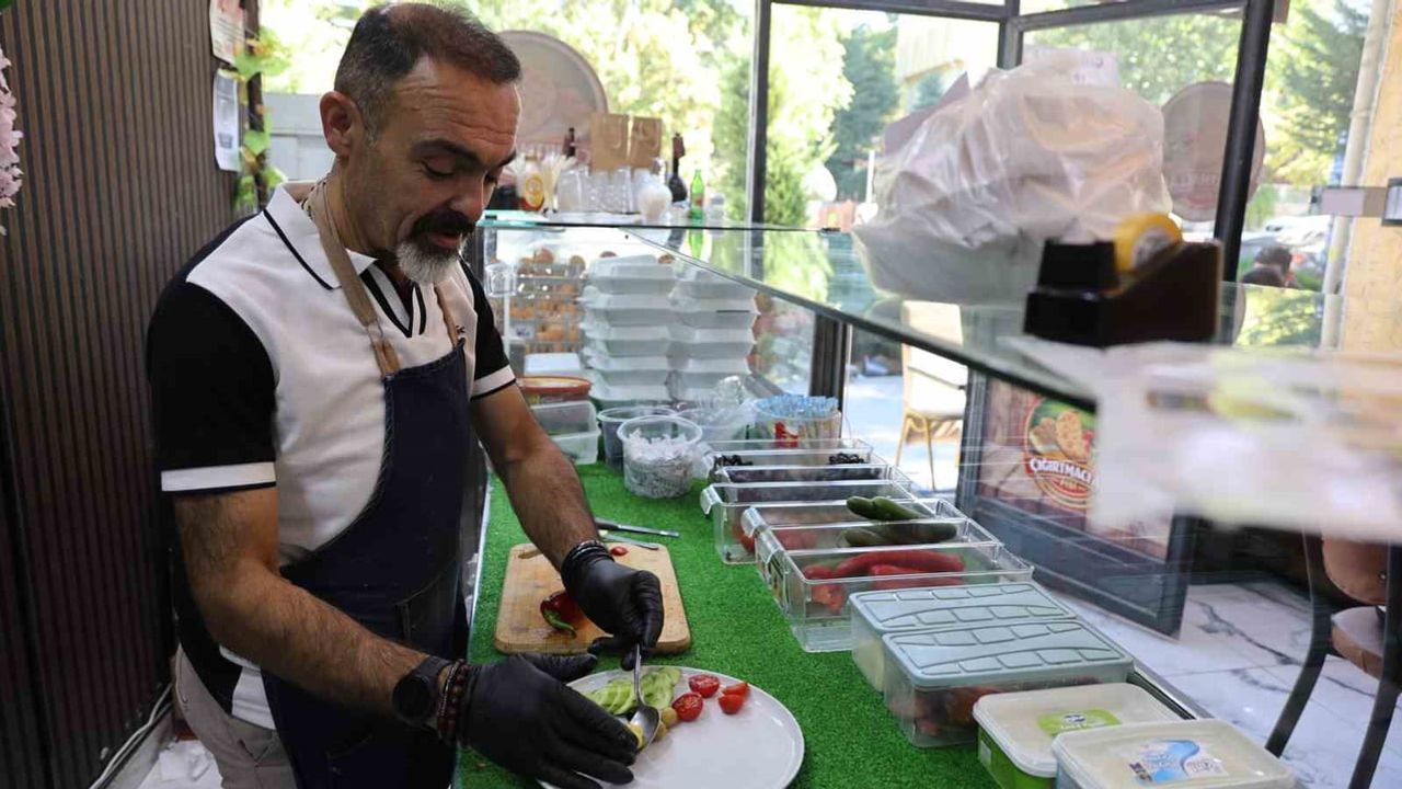 Yeme tutkusunu işiyle buluşturdu: 155 kilodan 80 kiloya değişen yaşam