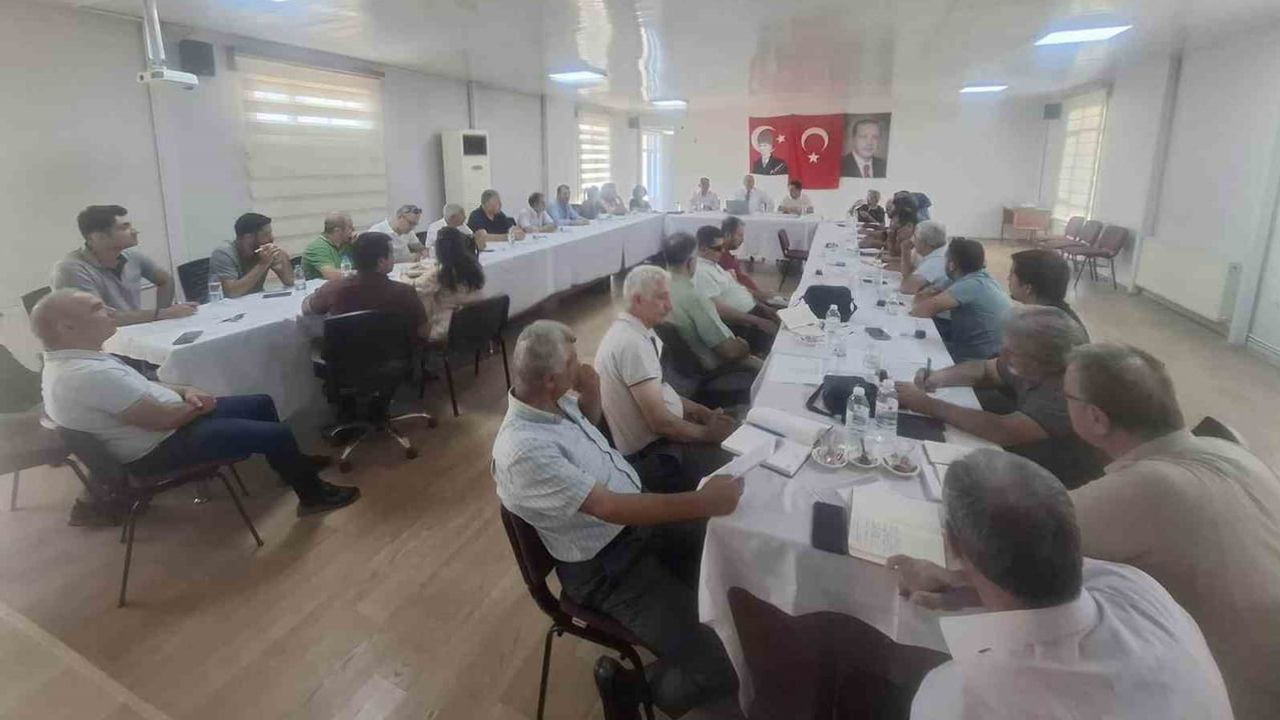 Yeni eğitim yılına hazırlık: ilçe müdürüyle okul yöneticileri yol haritası çizdi