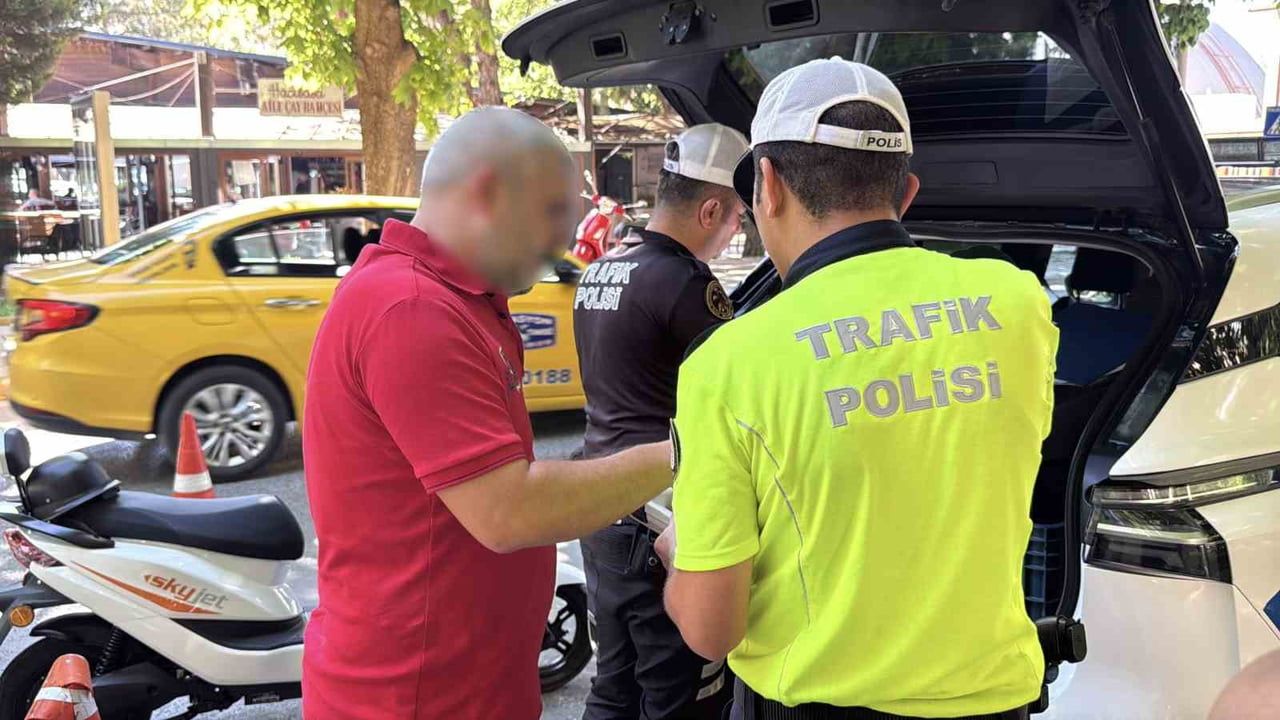 Yeni ehliyetli sürücü plakasız motosikletle alkollü yakalanınca 71 bin lira ceza aldı