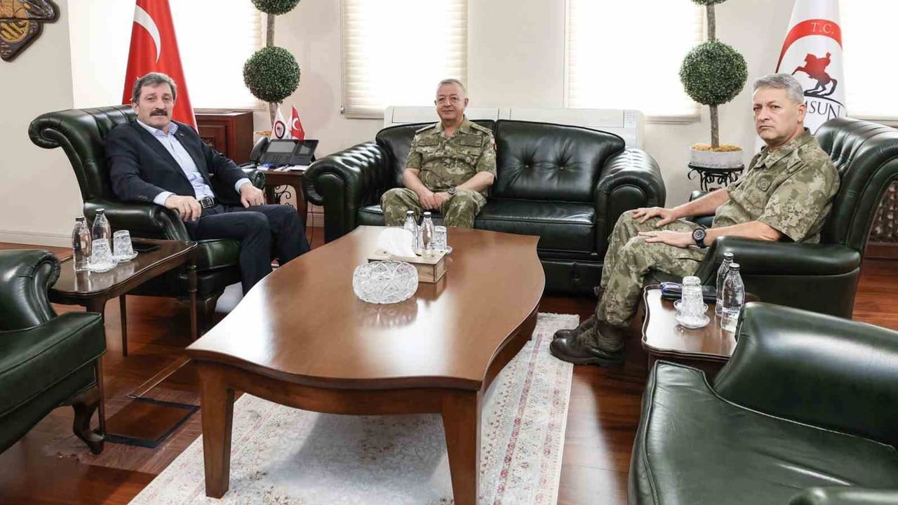 Yeni görevine başlayan garnizon komutanı Fethi Oltulu Samsun'da valiyle görüştü
