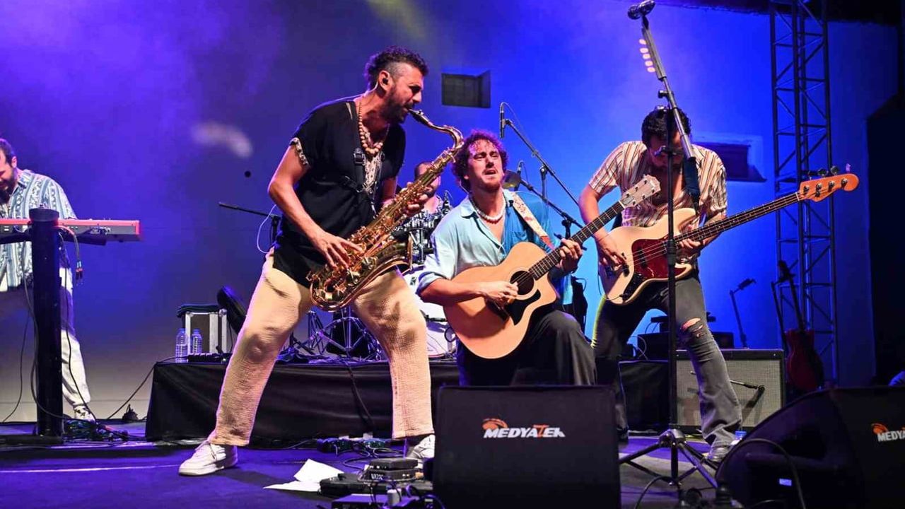 Yeni Han'da sokak melodilerinin akustiği: Evrencan Gündüz sahnede