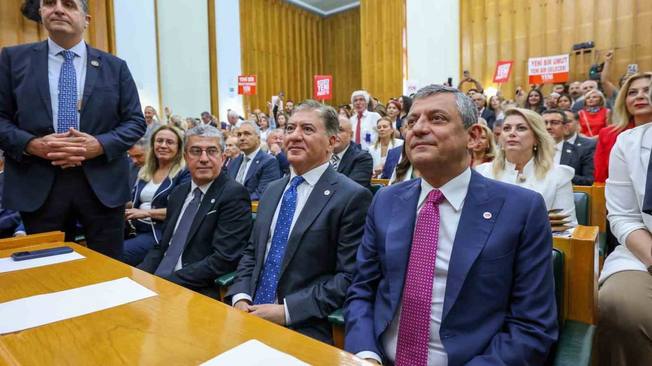 Yeni Parti mecliste: üyeleri merkeze alan yeni siyaset ilan edildi
