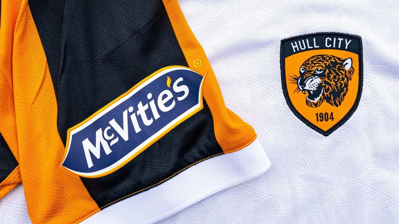 Yeni sezonda McVitie’s Hull City formalarının kolunda