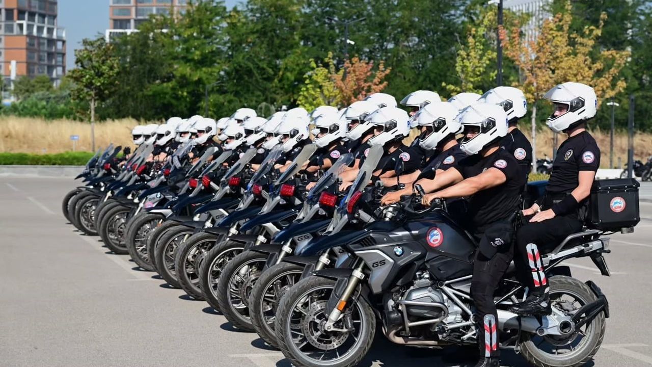 Yeni yunus timleri göreve başlamak için sertifikalarını aldı