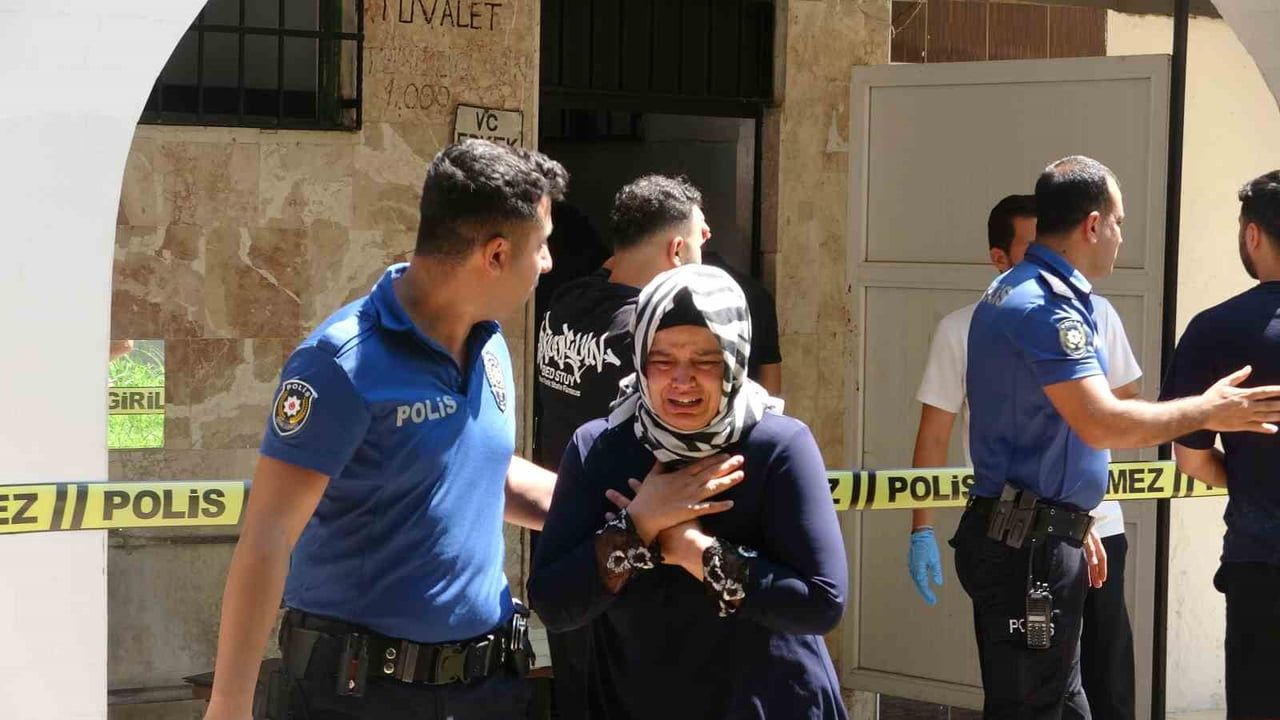 Yenidoğan Camii lavabo bölümünde bir kişi yaşamını yitirdi