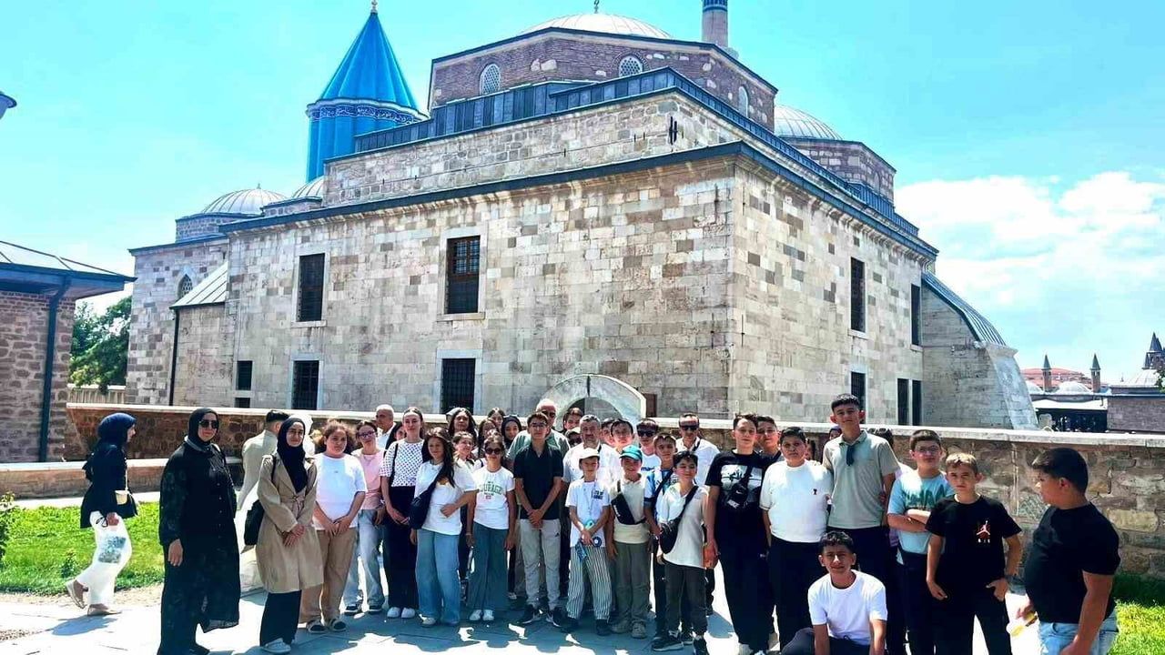 Yenidoğanlı öğrenciler Konya’da Mevlânâ’nın izini sürdü