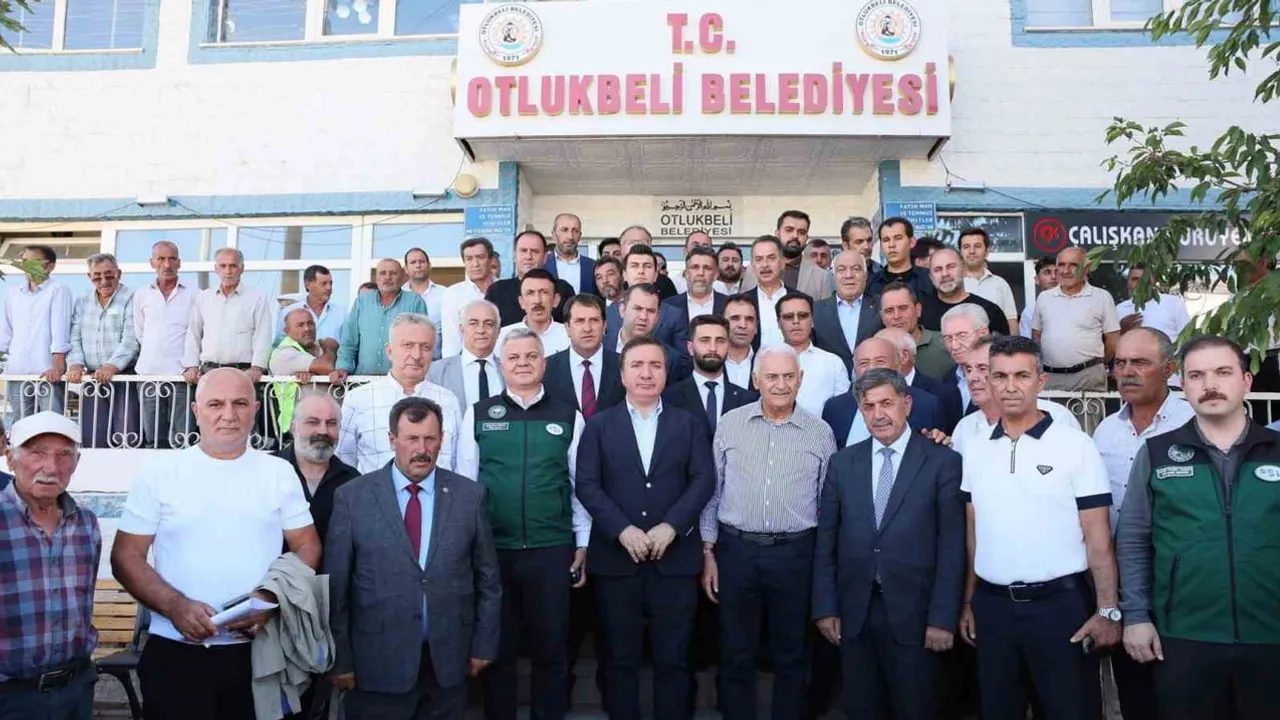 Yıldırım Otlukbeli'de belediye çalışmalarını yerinde inceledi