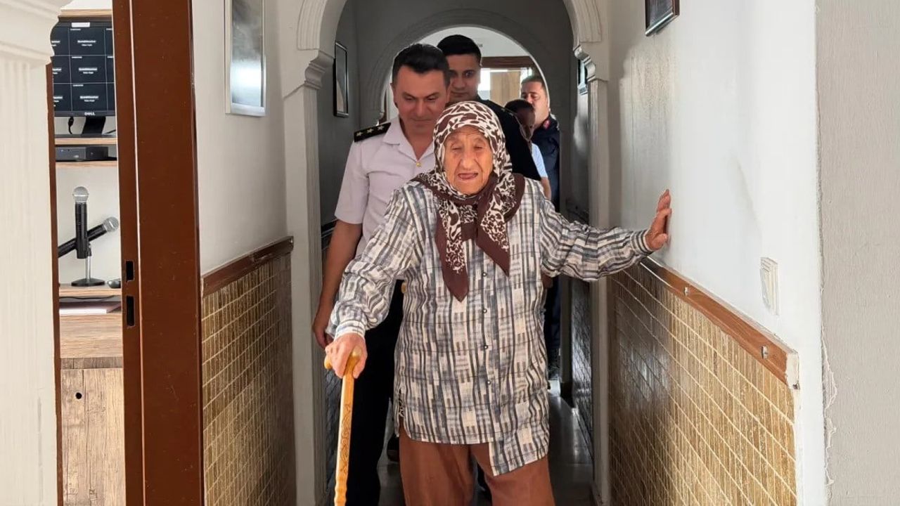 Yılların emeğini jandarmaya bağışlayan simitçi çiftin örnek davranışı