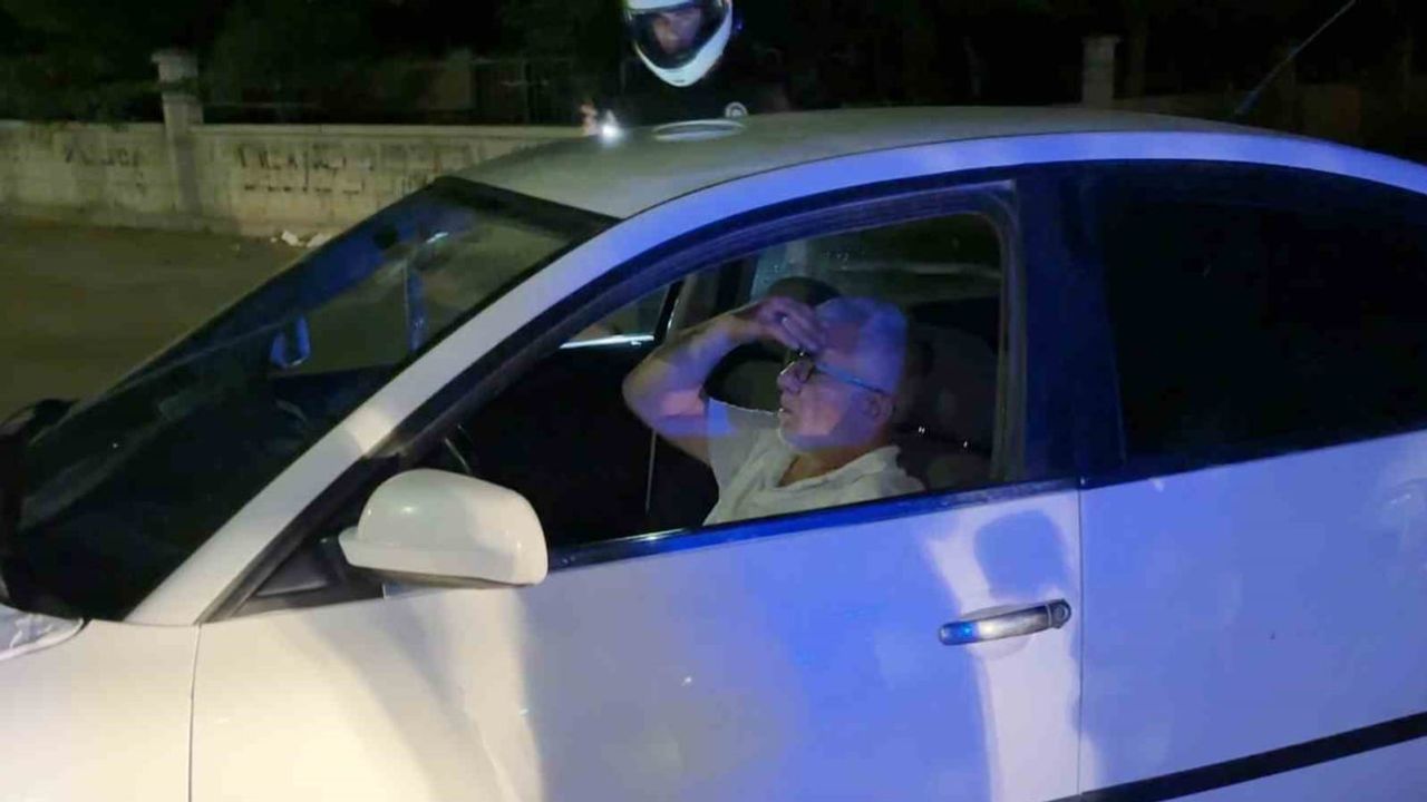 Yolda aracıyla sızan sürücü ekipleri alarma geçirdi