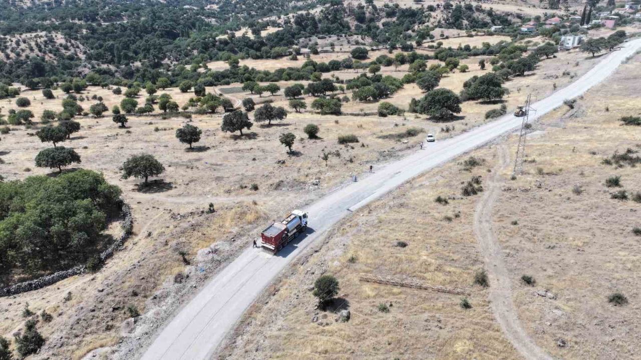 Yuntdağı'nda 10 kilometrelik bağlantı yolu koruyucu asfaltla güçlendirildi