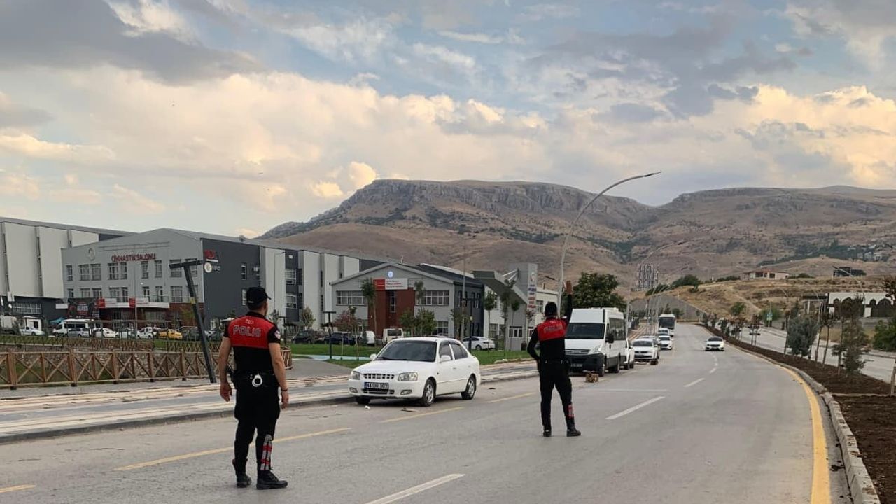 Yunus Timleri'nden park ve mezarlık çevresinde kapsamlı huzur denetimi