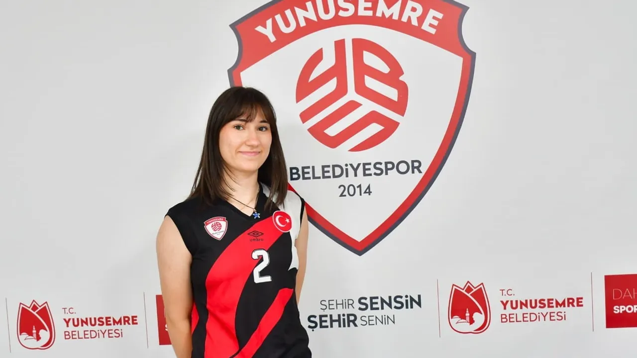 Yunusemre Belediyespor genç pasörle geleceğe yatırım yaptı