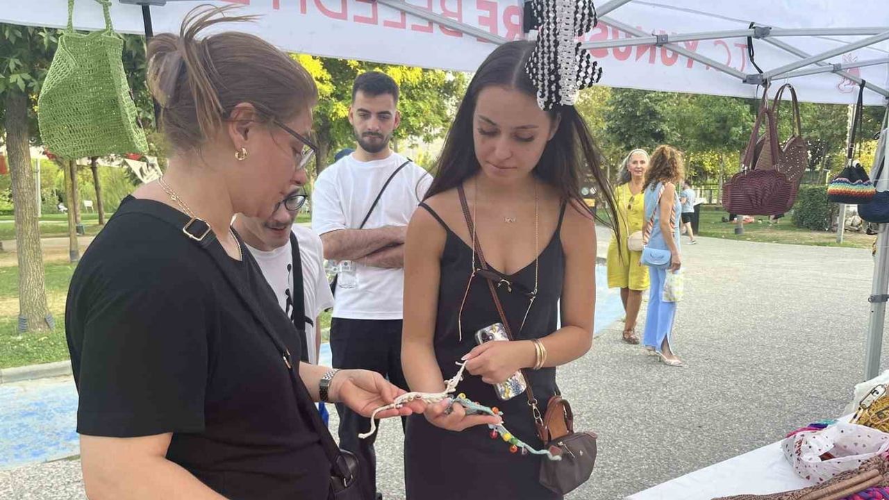 Yunusemre'de kadın el emeği gece pazarı dayanışma ve üretimi öne çıkardı