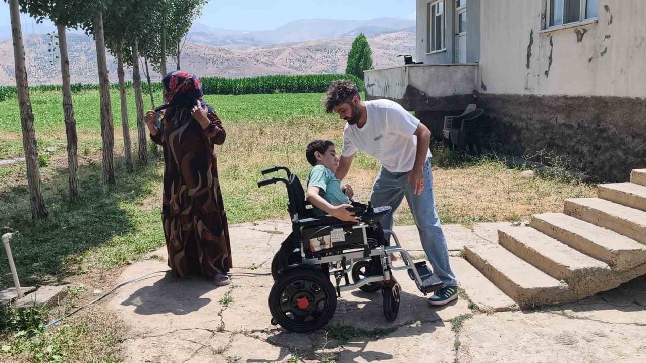 Yusuf’un hayatına akülü sandalye ile yeni hareket alanı