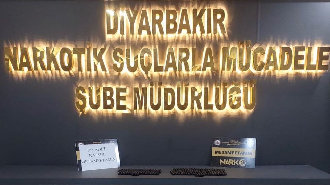 Yutulan kapsüllerle yakalanan iki yabancı tutuklandı