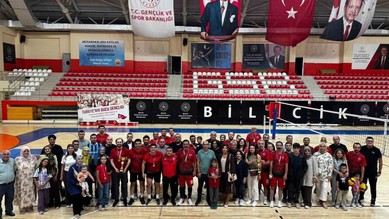 Zafer bayramı voleybolunda Gölpazarı'nın çekişmeli zaferi