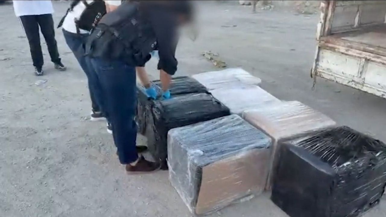 Zeytinburnu'da kamyonetten çıkan 83 kilogram uyuşturucu soruşturma başlattı