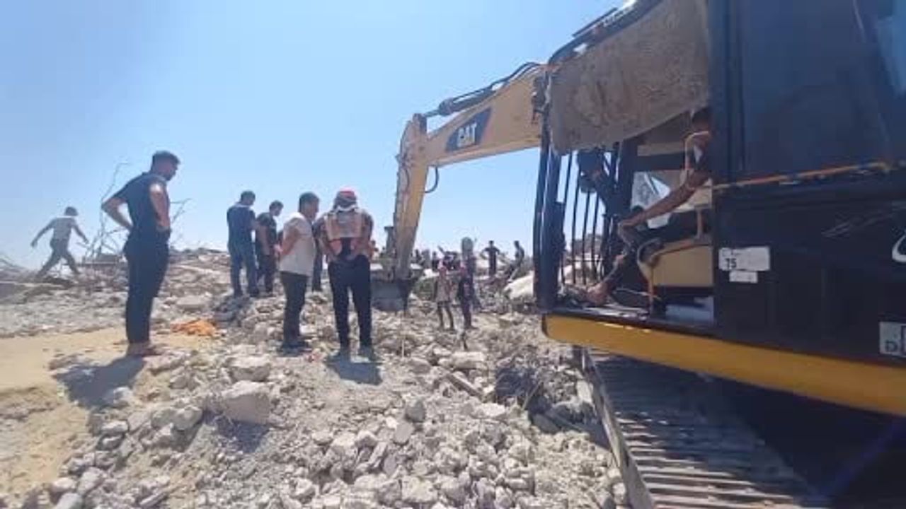 Zeytun'da enkaz altından 20 naaş çıkarıldı