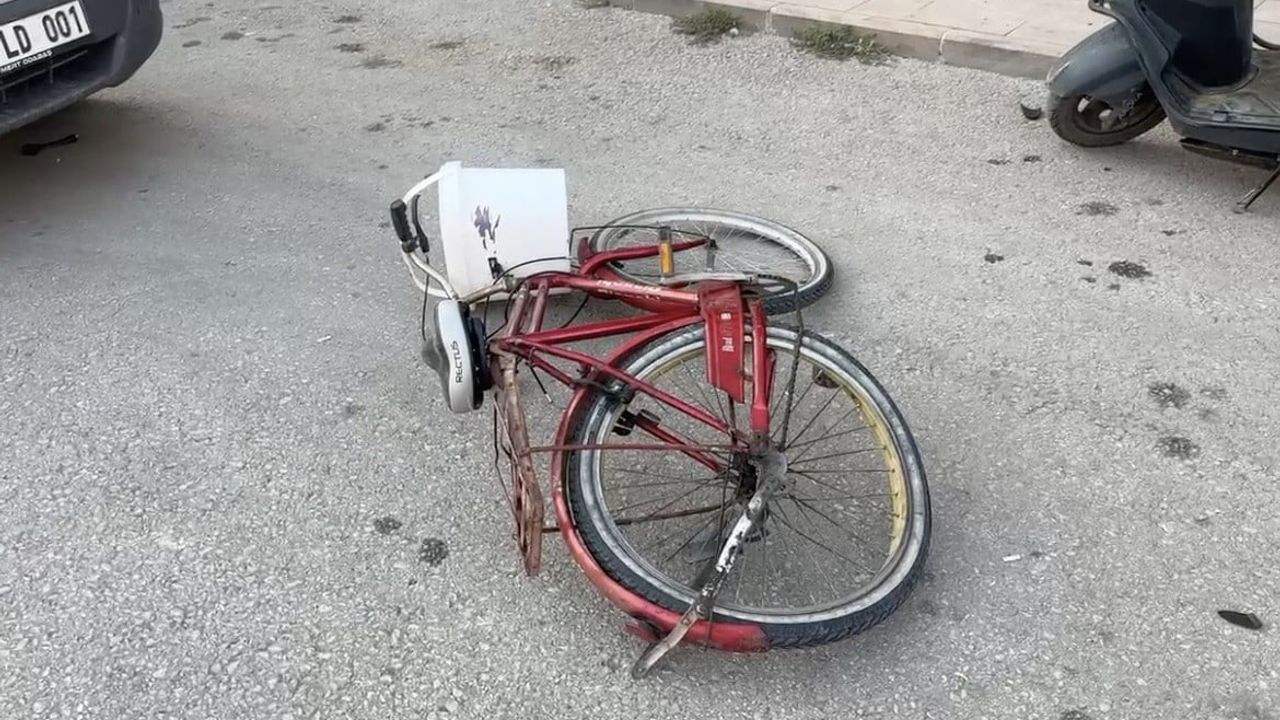Zile Caddesi'nde çarpışma kameraya yansıdı: motosiklet sürücüsü metrelerce sürüklendi, iki yaralı