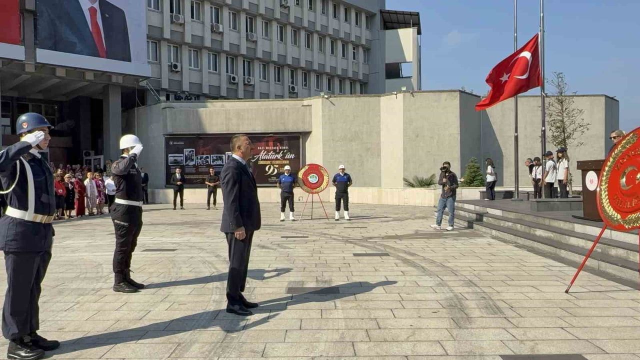 Zonguldak'ta Atatürk'ün gelişinin 95. yılı törenlerle anıldı