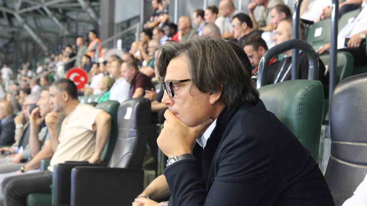 A millî takım teknik direktörü Vincenzo Montella Kocaeli'de maçı tribünden izledi