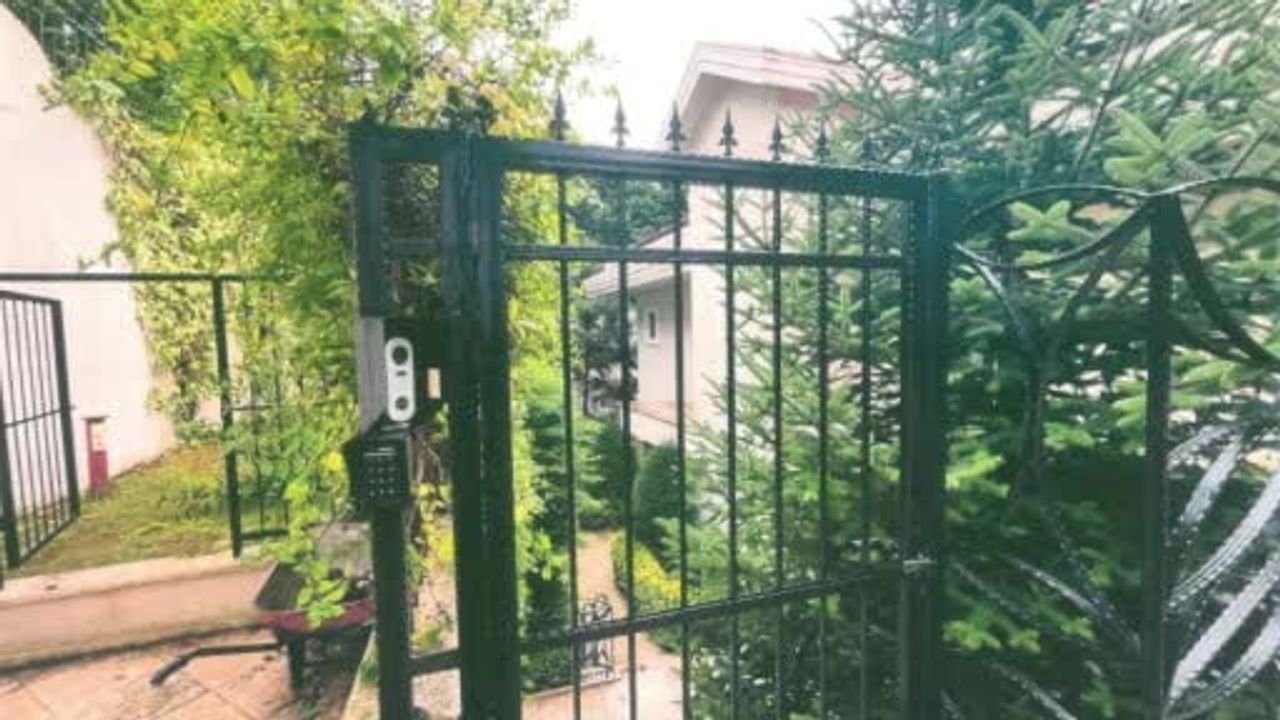 Acarkent’te şüpheli mali işlemler gerekçesiyle 1,2 milyar TL değerinde 5 villaya el konuldu