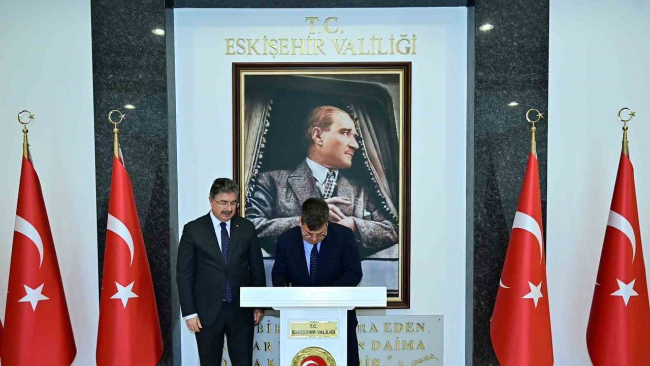 Adalet bakan yardımcısı Can Tuncay Eskişehir'de adli hizmetlerde iş birliğini ele aldı