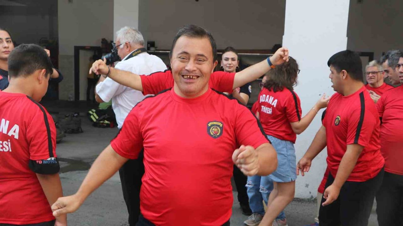 Adana’da küçük kahramanlar itfaiyecilikle tanıştı
