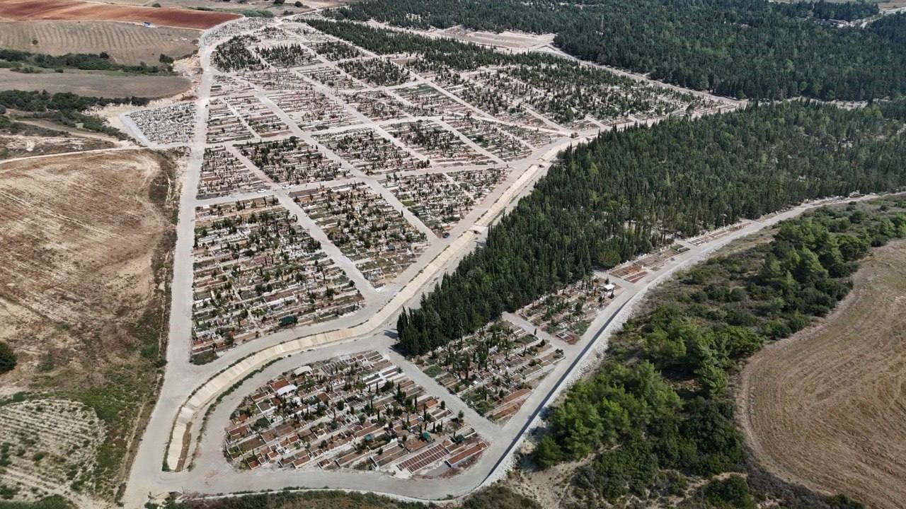 Adana'da mezar bedellerinin iki katına çıkması tartışma başlattı