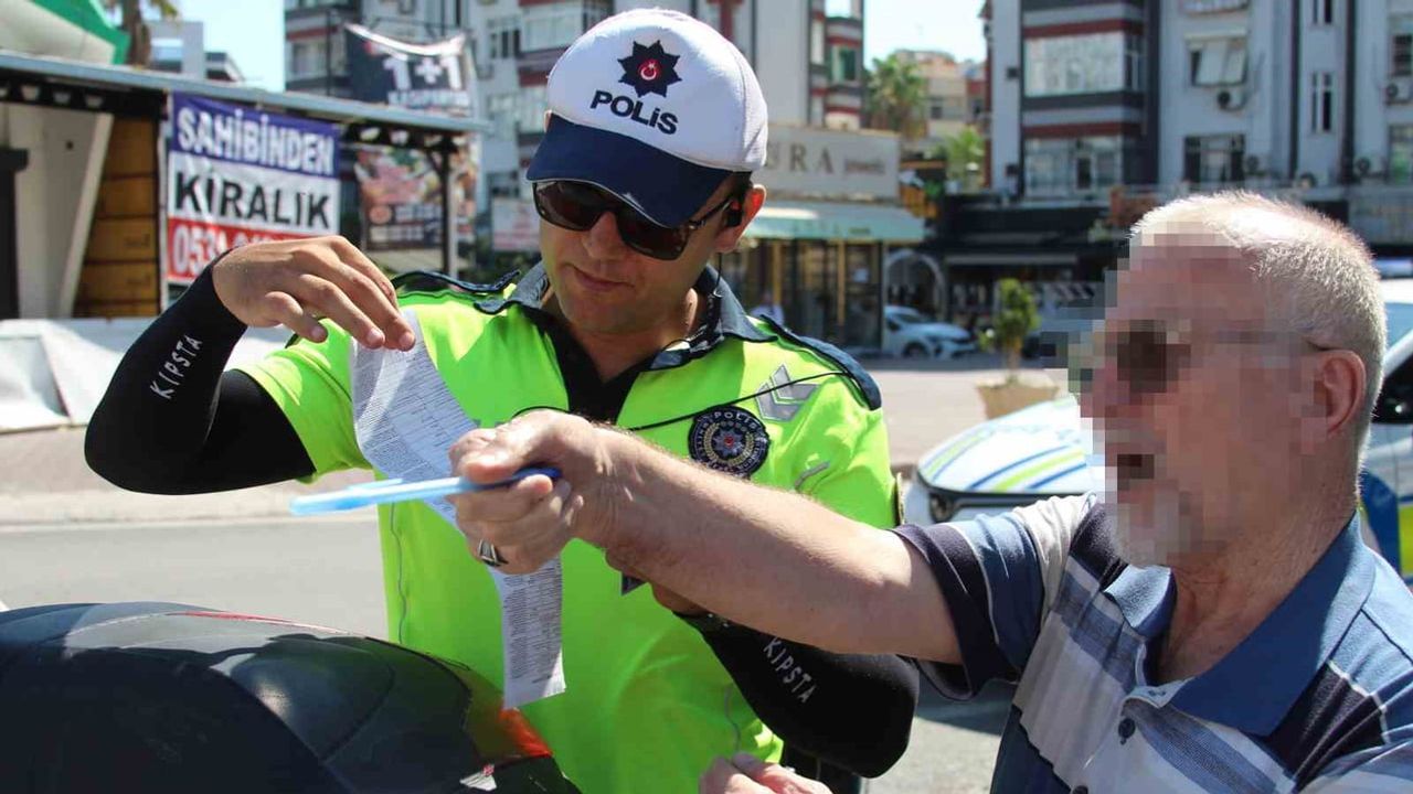 Adana'da sıkı trafik denetimi: 175 sürücüye 901 bin lira ceza
