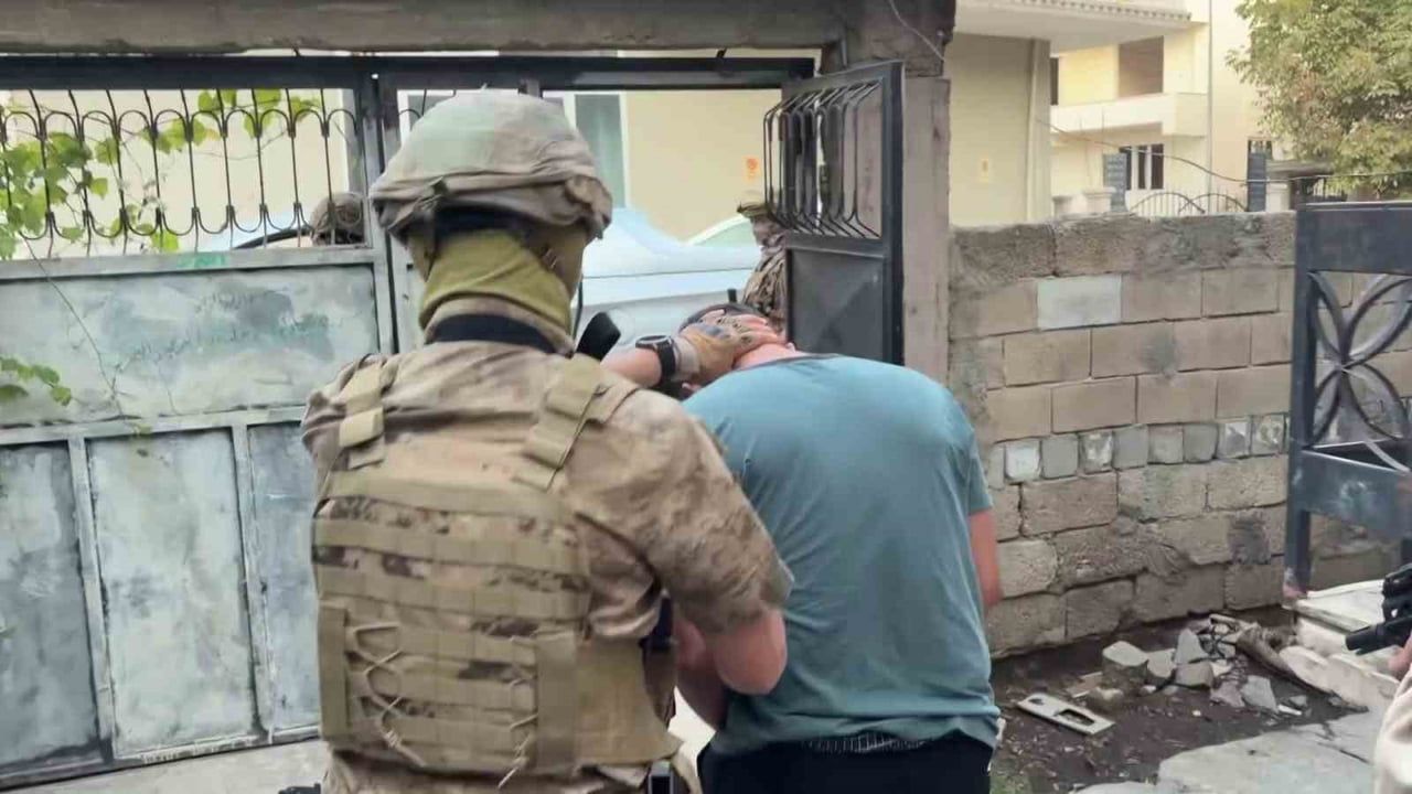 Adıyaman'da eş zamanlı operasyon: DEAŞ şüphesiyle 5 yabancı uyruklu gözaltında
