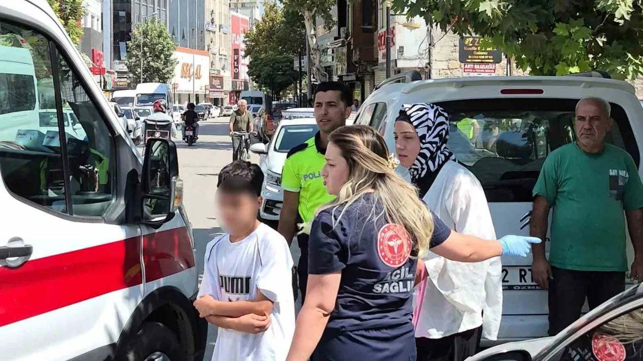 Adıyaman'da kaçan sürücünün karıştığı zincirleme kazada iki çocuk yaralandı
