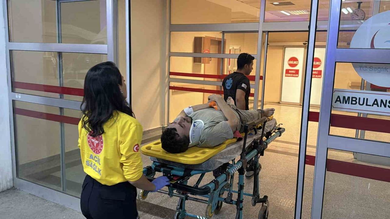 Adıyaman'da motosiklet devrildi: sürücü hastaneye kaldırıldı