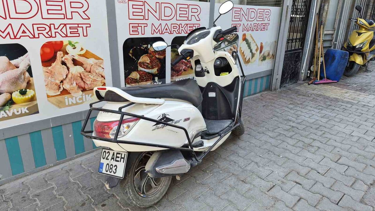 adıyaman'da otomobil ile motosiklet çarpıştı: sürücü hastaneye kaldırıldı