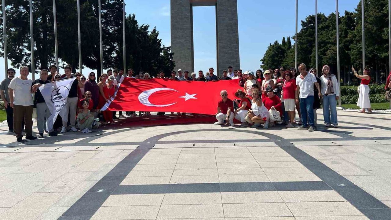 Adıyamanlı gençler şehitlikten Akçay sahiline uzanan kültür yolculuğu yaptı