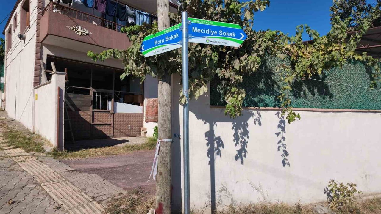 Adres bulmayı kolaylaştıran çalışma: Yalova'da 4 köyde 52 sokak tabelası yenilendi