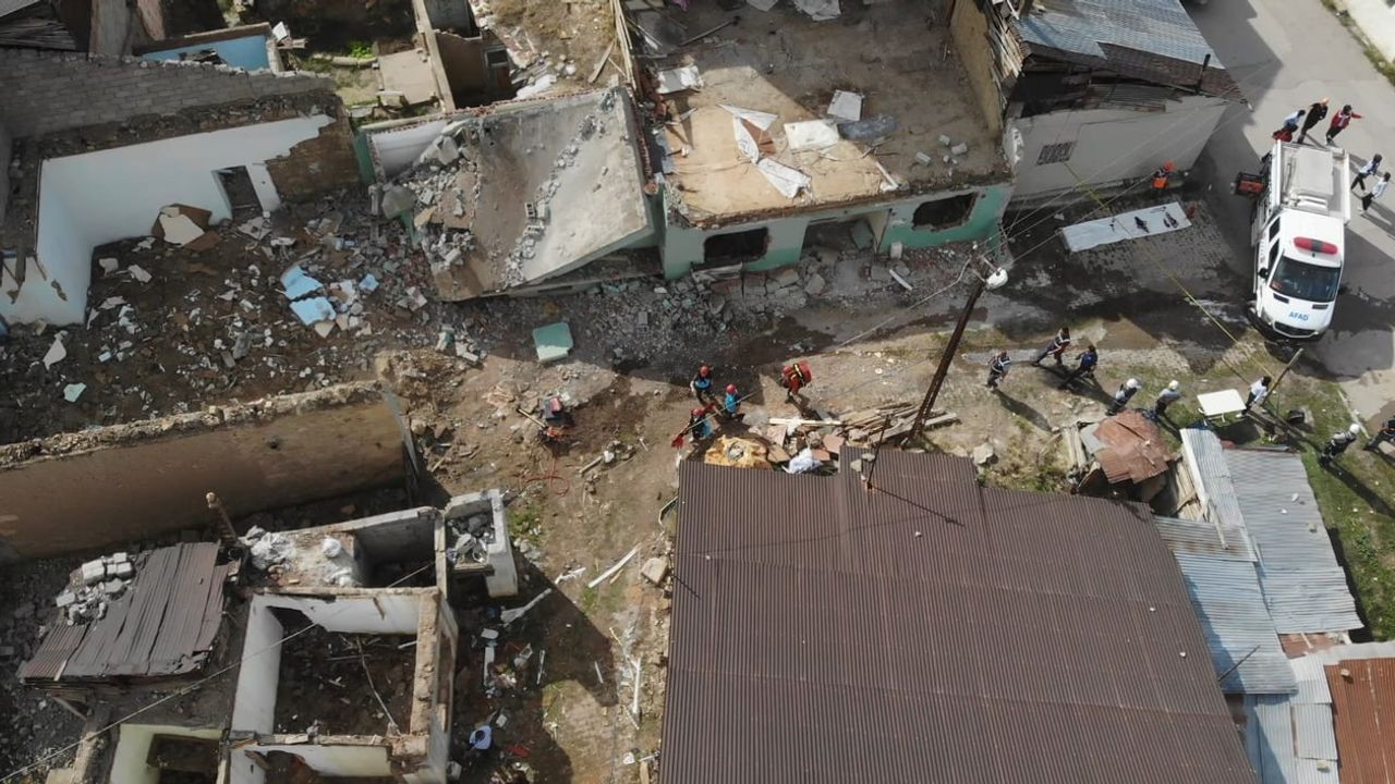AFAD koordinasyonunda Kelkit'te senaryo bazlı deprem tatbikatı