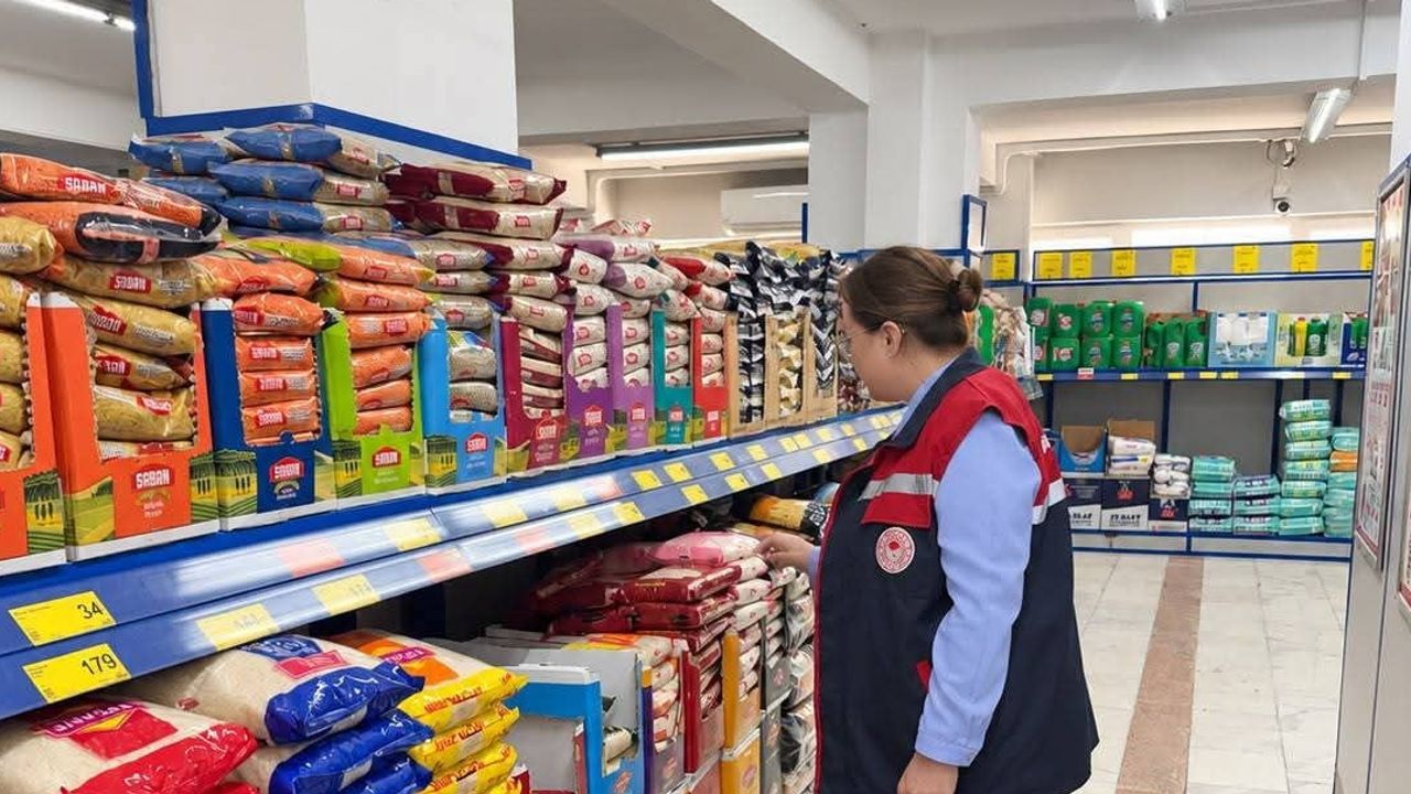 Afyonkarahisar'da marketlerde TÜFİS ile fiyat takibi yoğunlaştı