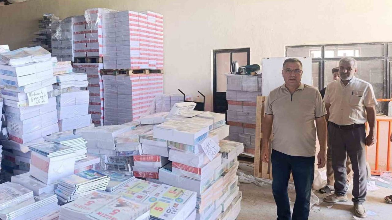 Afyonkarahisar’da yeni döneme eksiksiz kitap teslimatı için seferberlik
