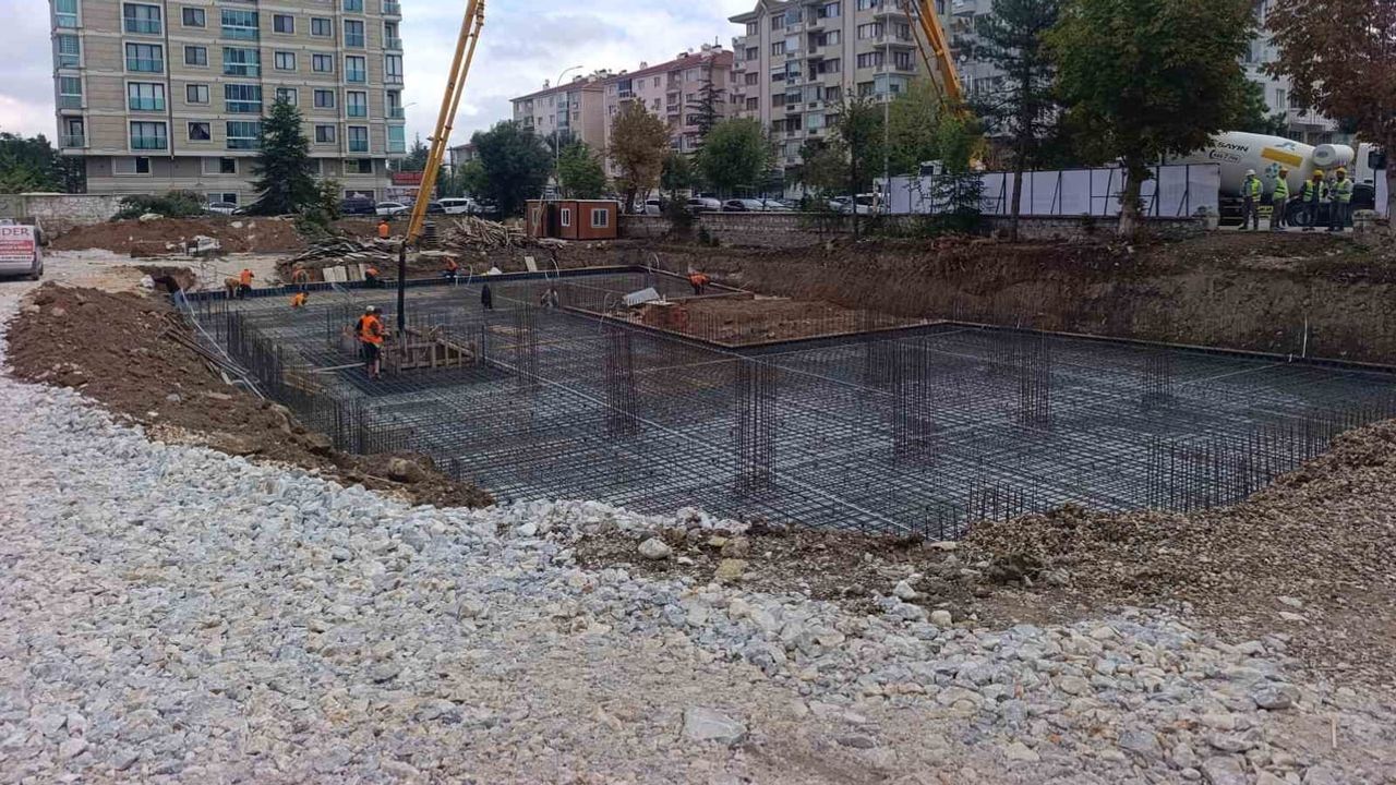 Afyonkarahisar'ın sağlık ağını güçlendirecek semt polikliniğinin temeli atıldı