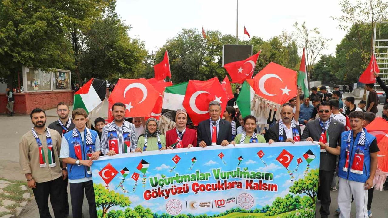 Ağrı'dan Gazze'ye umut: bin öğrencinin uçurtma selamı