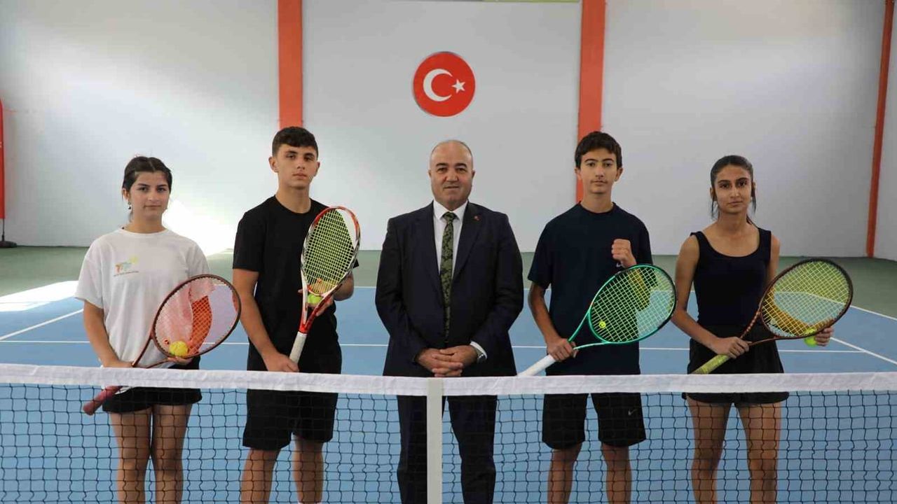 ağrı ev sahipliğinde tenis heyecanı başladı