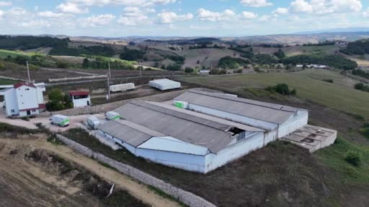 Ahbap deposunda çürümeye terk edilen yardımlar soruşturmanın odağına girdi