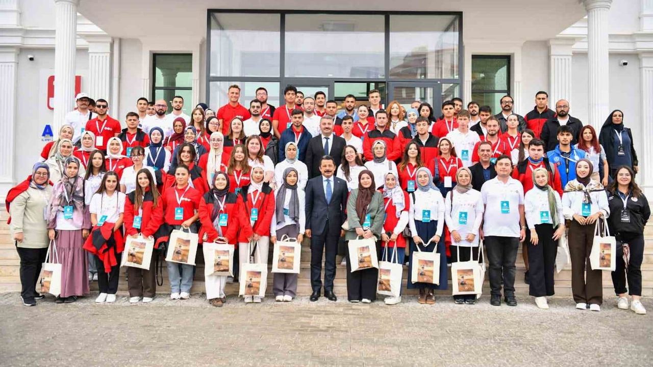 Ahiliğin değerleriyle buluşma: 81 ilden gençler Kırşehir'de buluştu