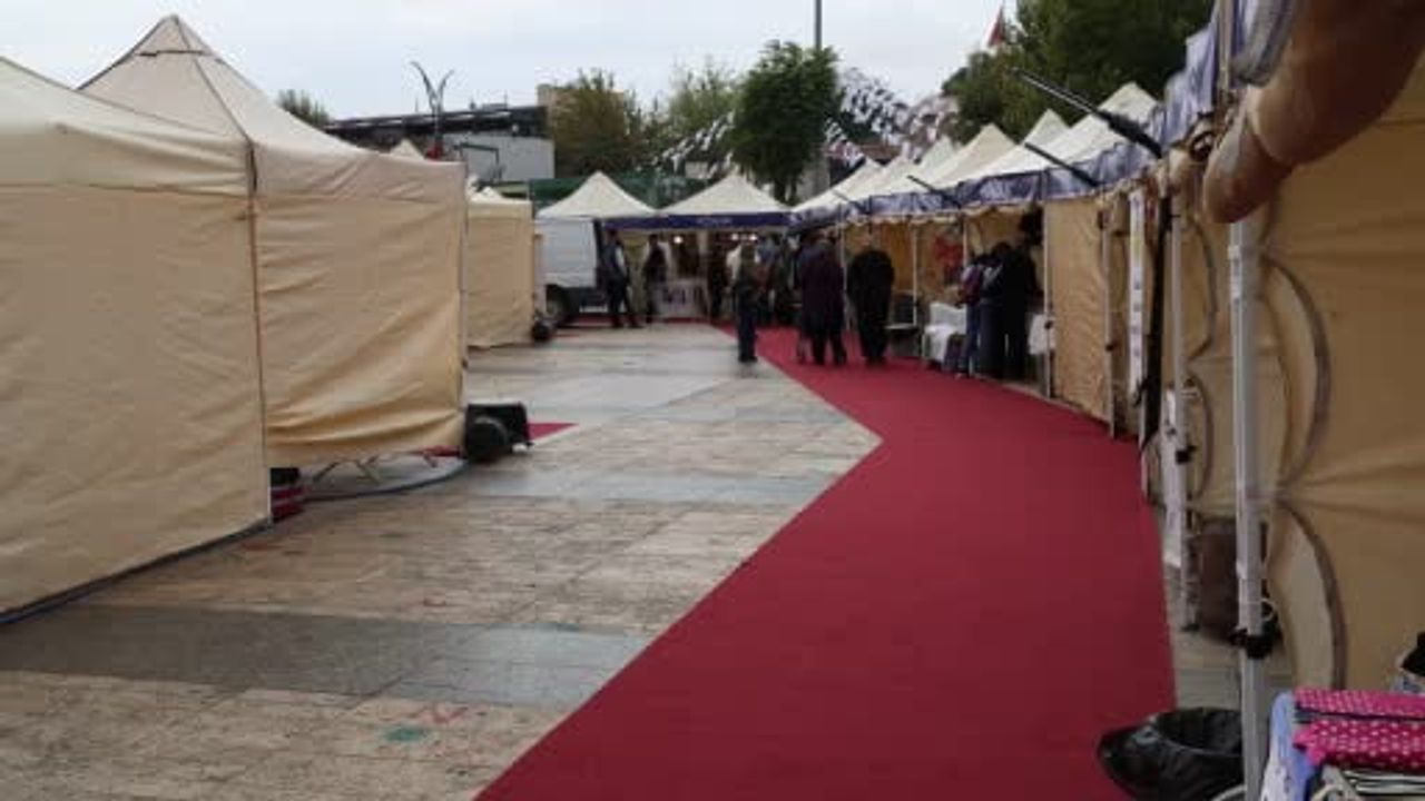 Ahilik haftasında el emeği ürünler farklı kültürleri buluşturdu