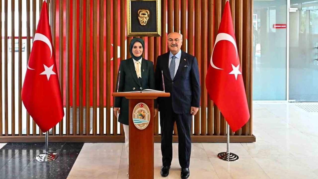 Aile ve sosyal hizmetler bakanı Mahinur Özdemir Göktaş'ın Denizli valiliği ziyareti
